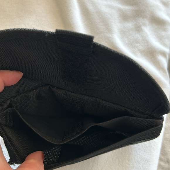 Buddy Pouch Has Magnets for Easy Access on Hips - Picture 2 of 4